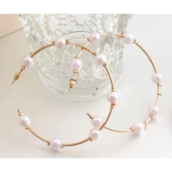Pearl and Gold Hoop Earrings - Picture 1 of 2
